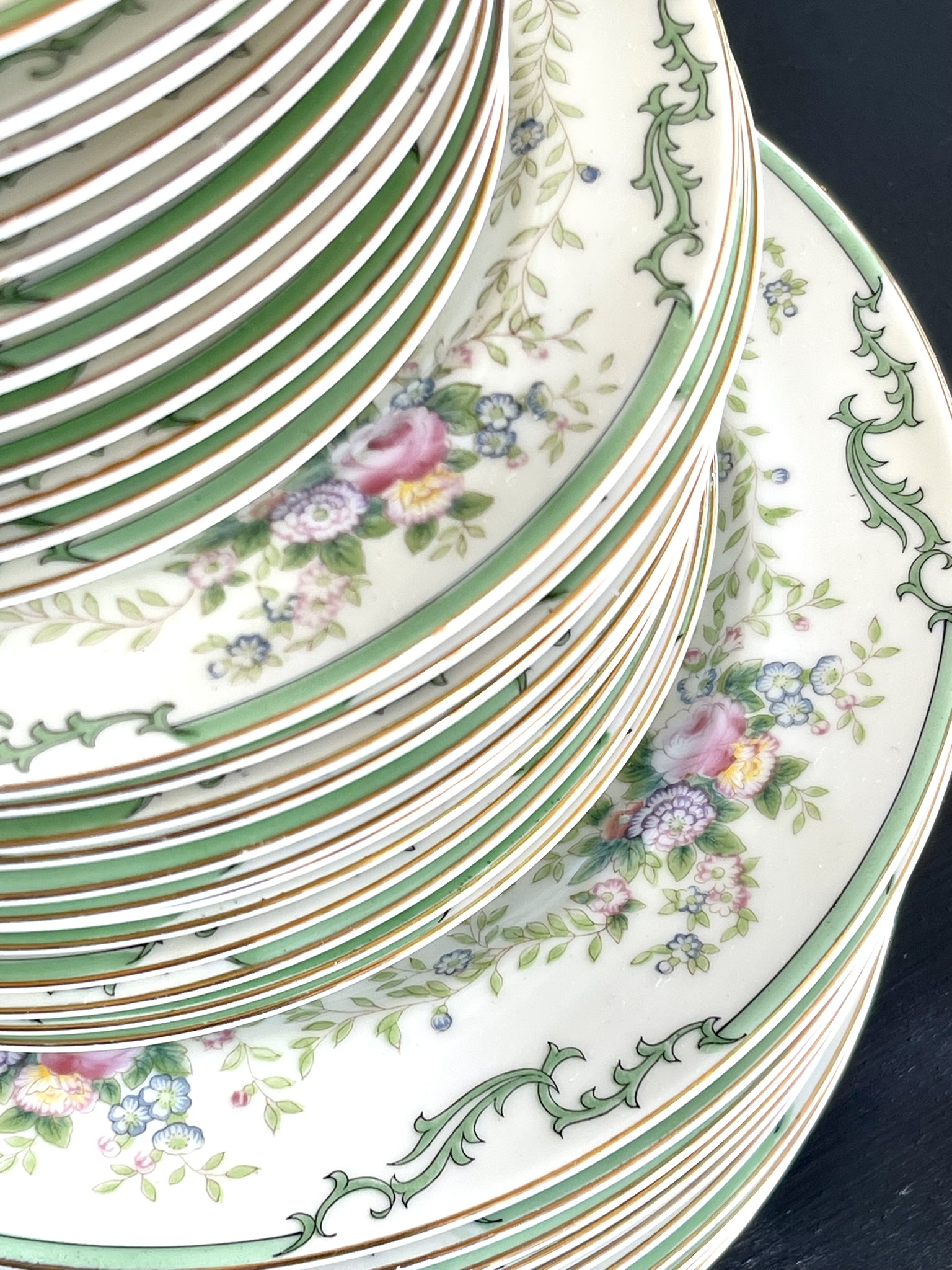 The green scroll set stacked — the full depth of the service visible, the green and pink repeating all the way down