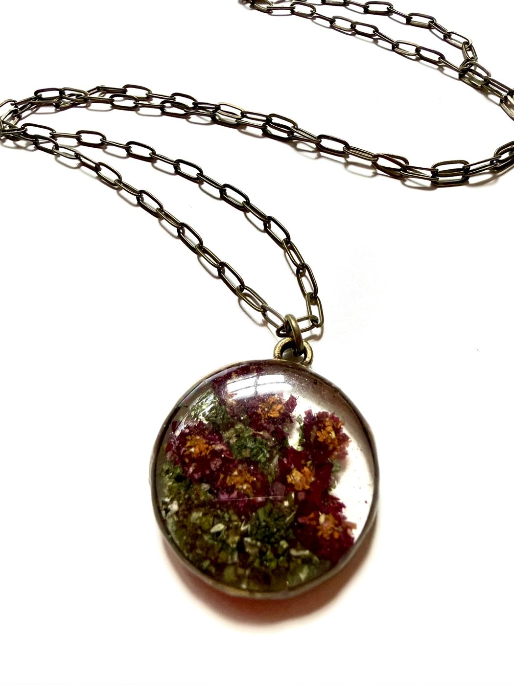 pendant-dressed-as-dahlias detail 1