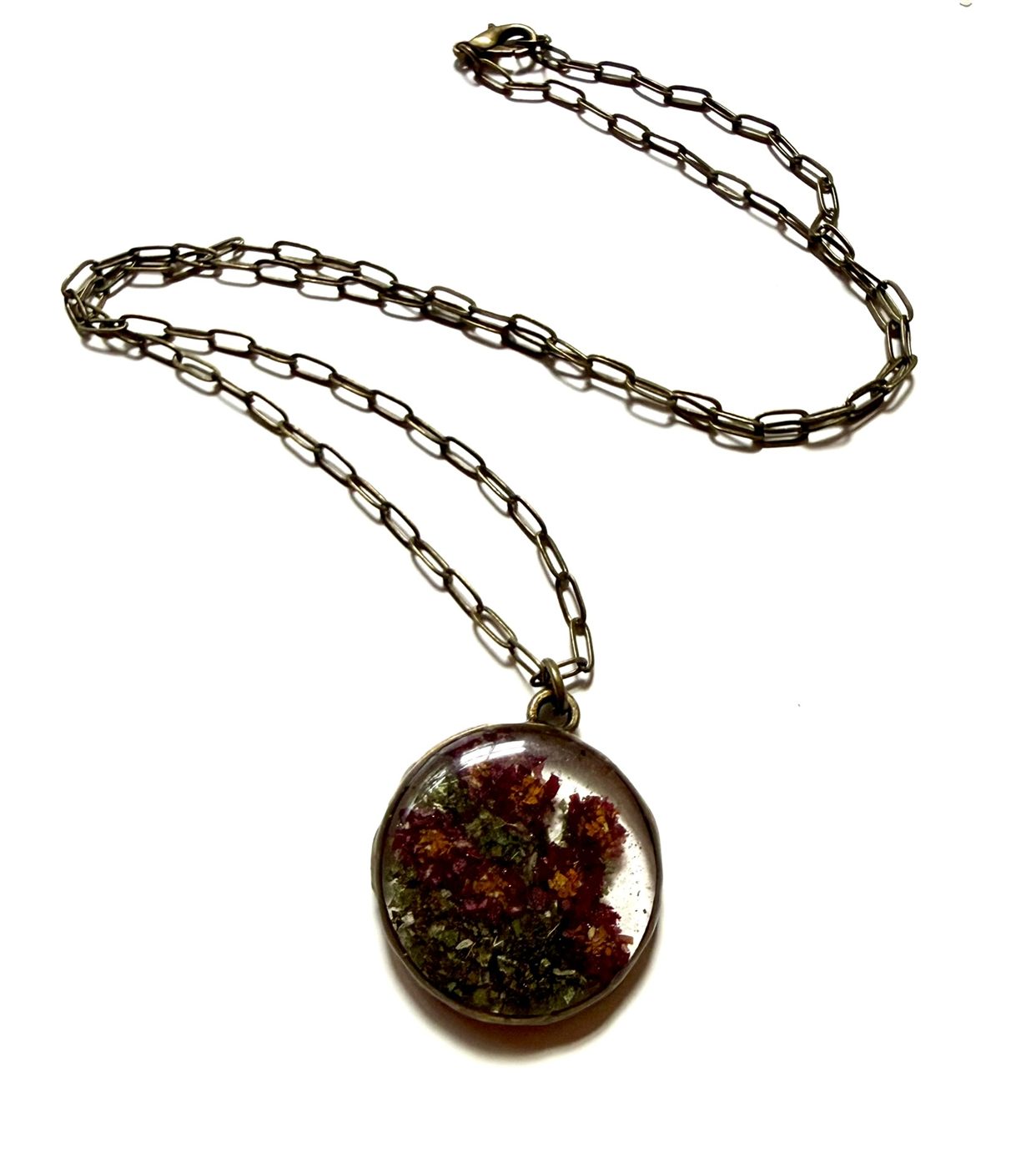 pendant-dressed-as-dahlias detail 2