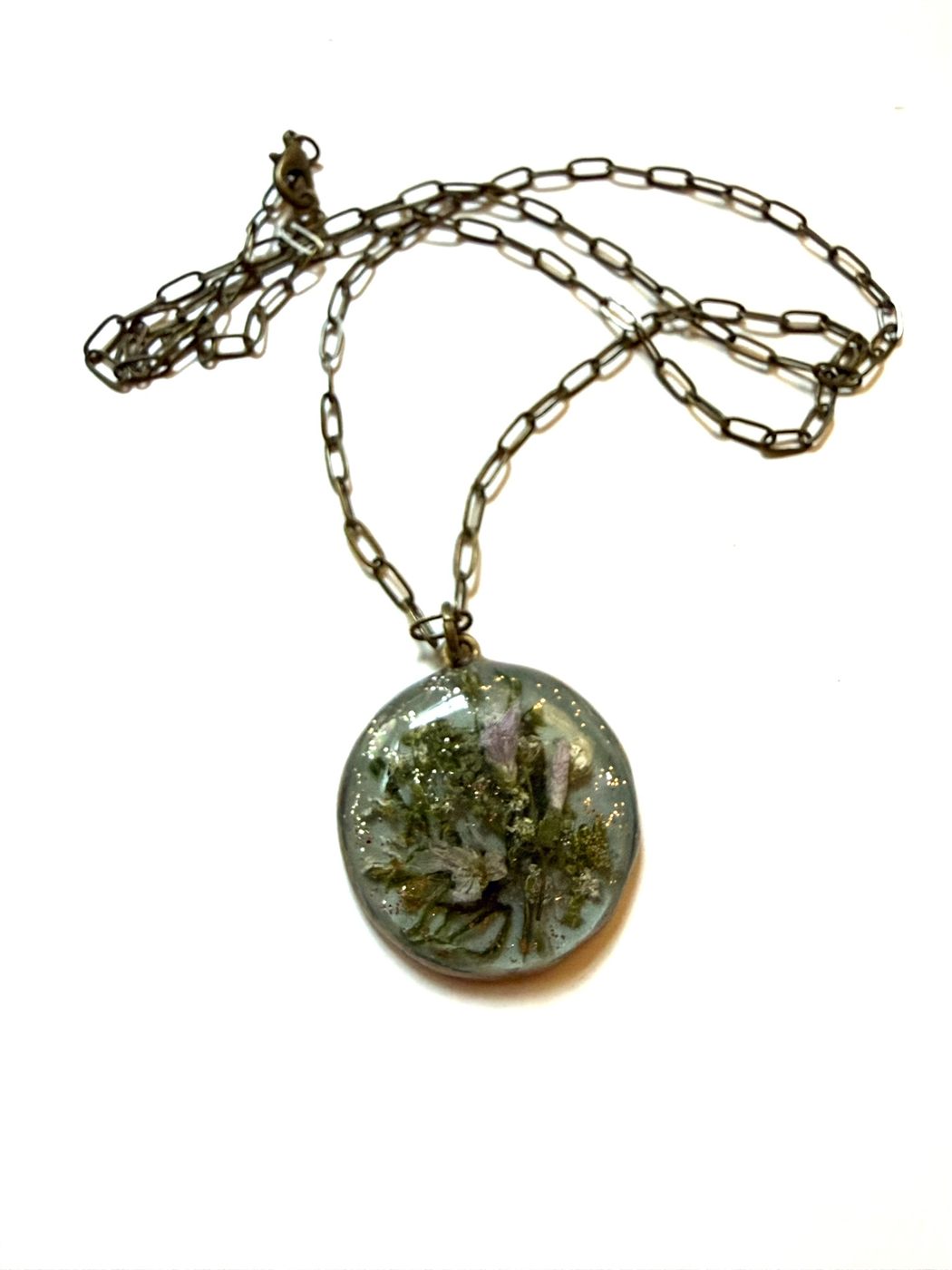 pendant-she-found-claytonia detail 2