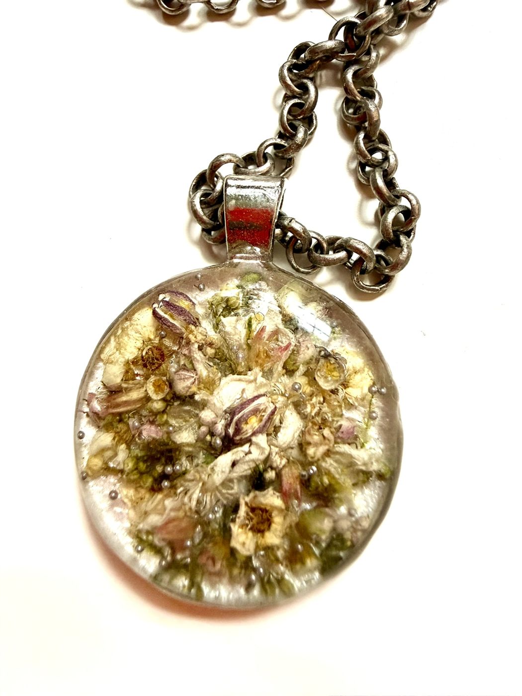pendant-the-botanical-promise detail 1