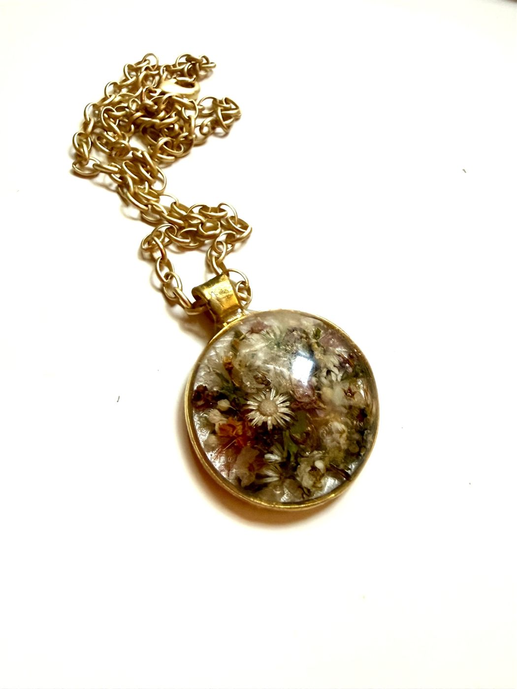 pendant-the-bridal-meadow detail 1