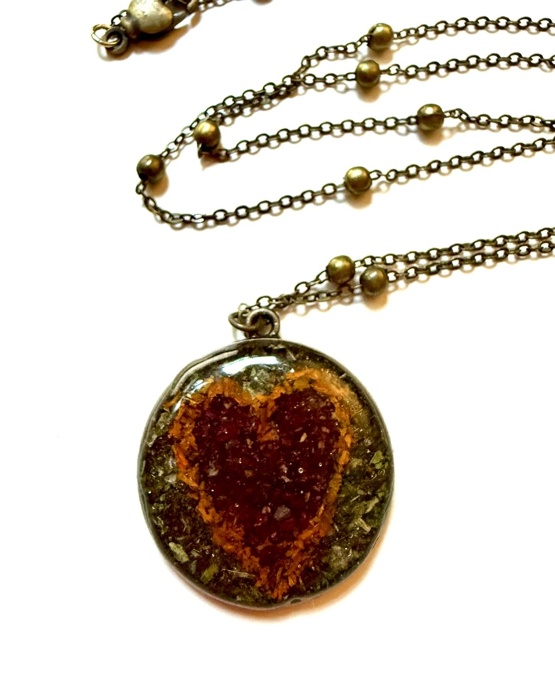pendant-the-marigold-crown detail 2