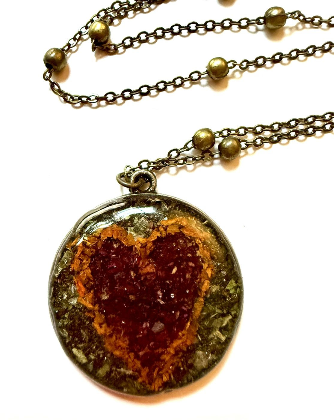 pendant-the-marigold-crown detail 3