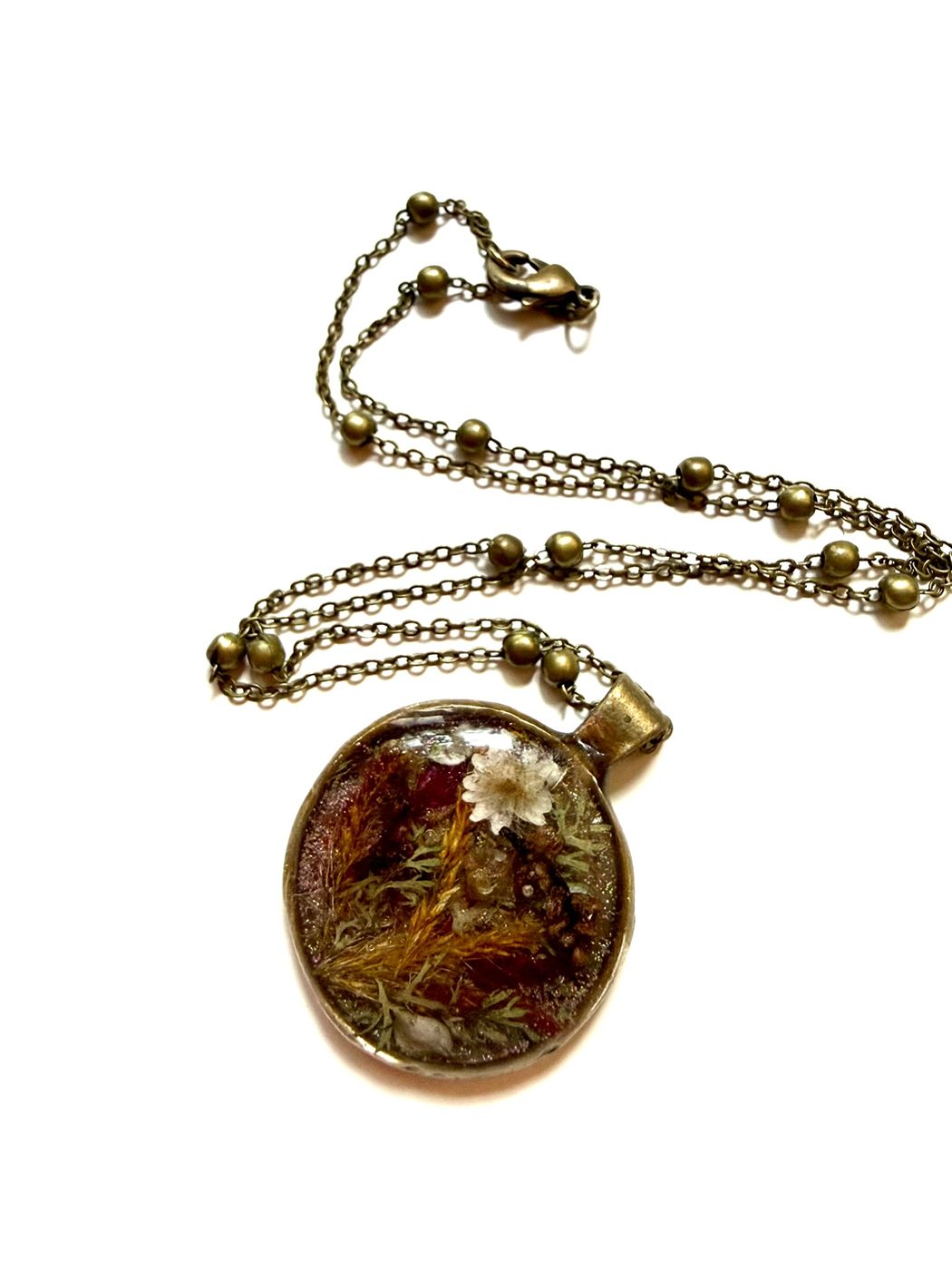 pendant-what-october-calls-a-bouquet detail 2