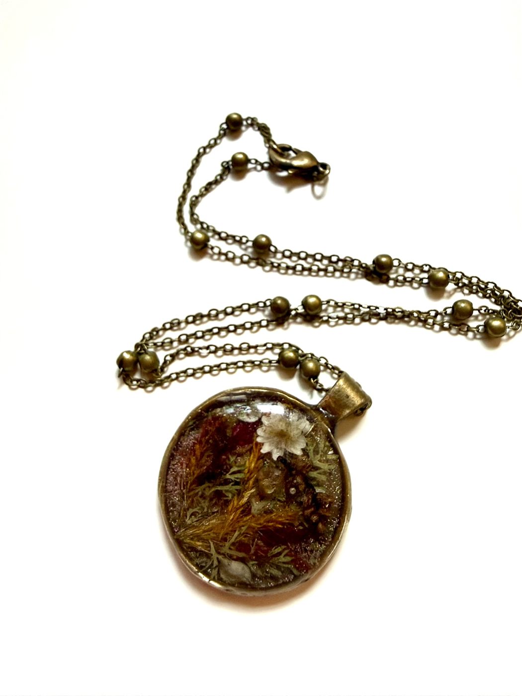 pendant-what-october-calls-a-bouquet detail 3