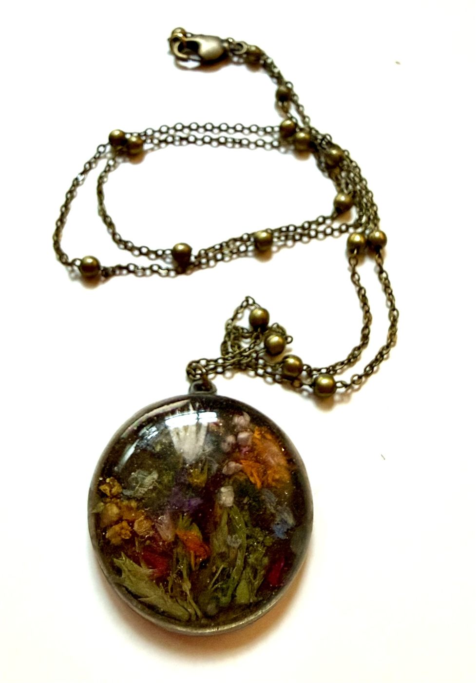 pendant-what-she-gathered detail 1